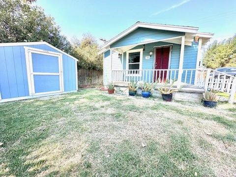 A home in Lemoore