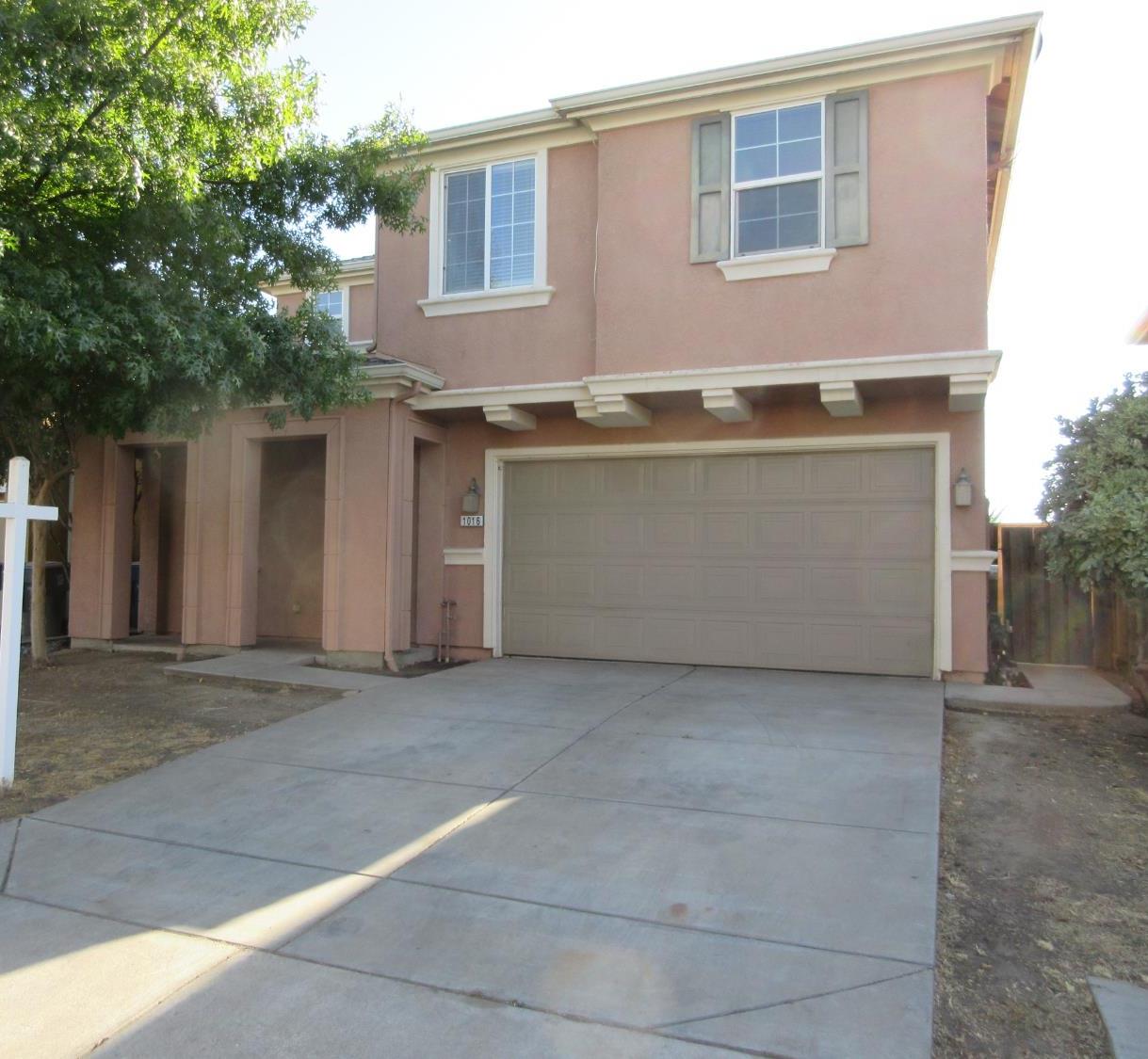 Photo 1 of 29 — 1016 Papaya Street, Madera, CA 93638