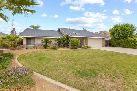 665 E Davis Drive, Dinuba, CA 93618 - MLS#: 629027