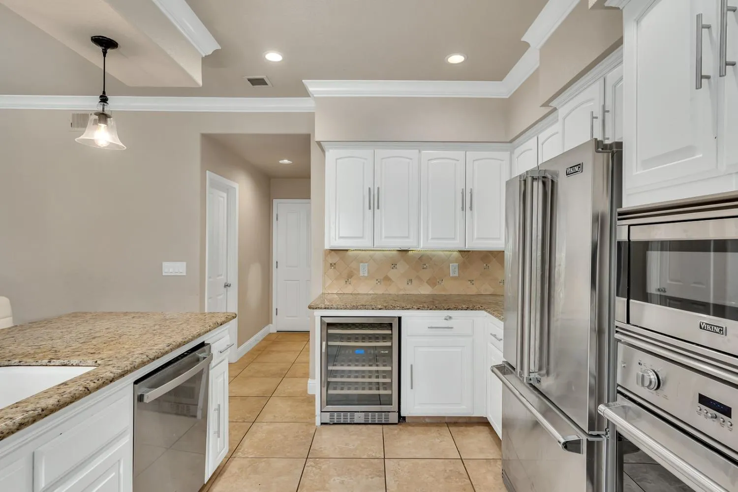 Fresno, California 93730, United States, 4 Bedrooms Bedrooms, ,3 BathroomsBathrooms,Residential,Active,131805