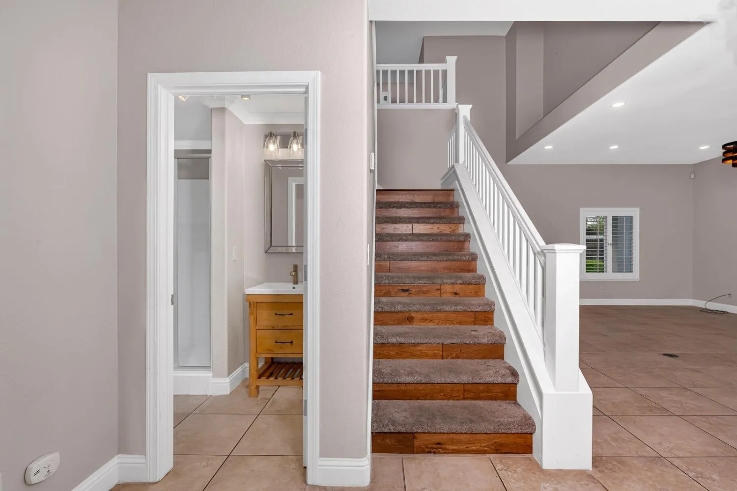 Fresno, California 93730, United States, 4 Bedrooms Bedrooms, ,3 BathroomsBathrooms,Residential,Active,131805