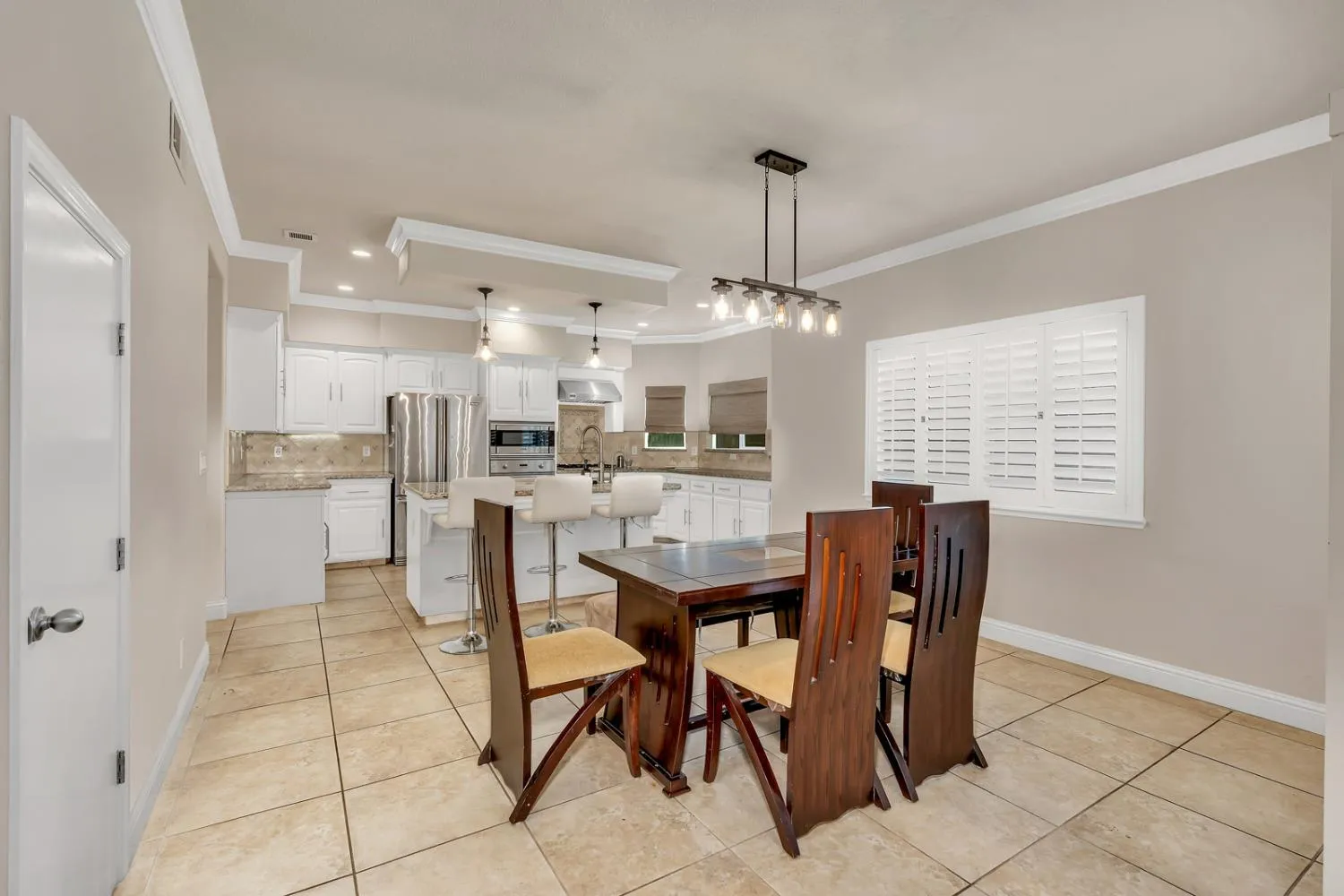 Fresno, California 93730, United States, 4 Bedrooms Bedrooms, ,3 BathroomsBathrooms,Residential,Active,131805