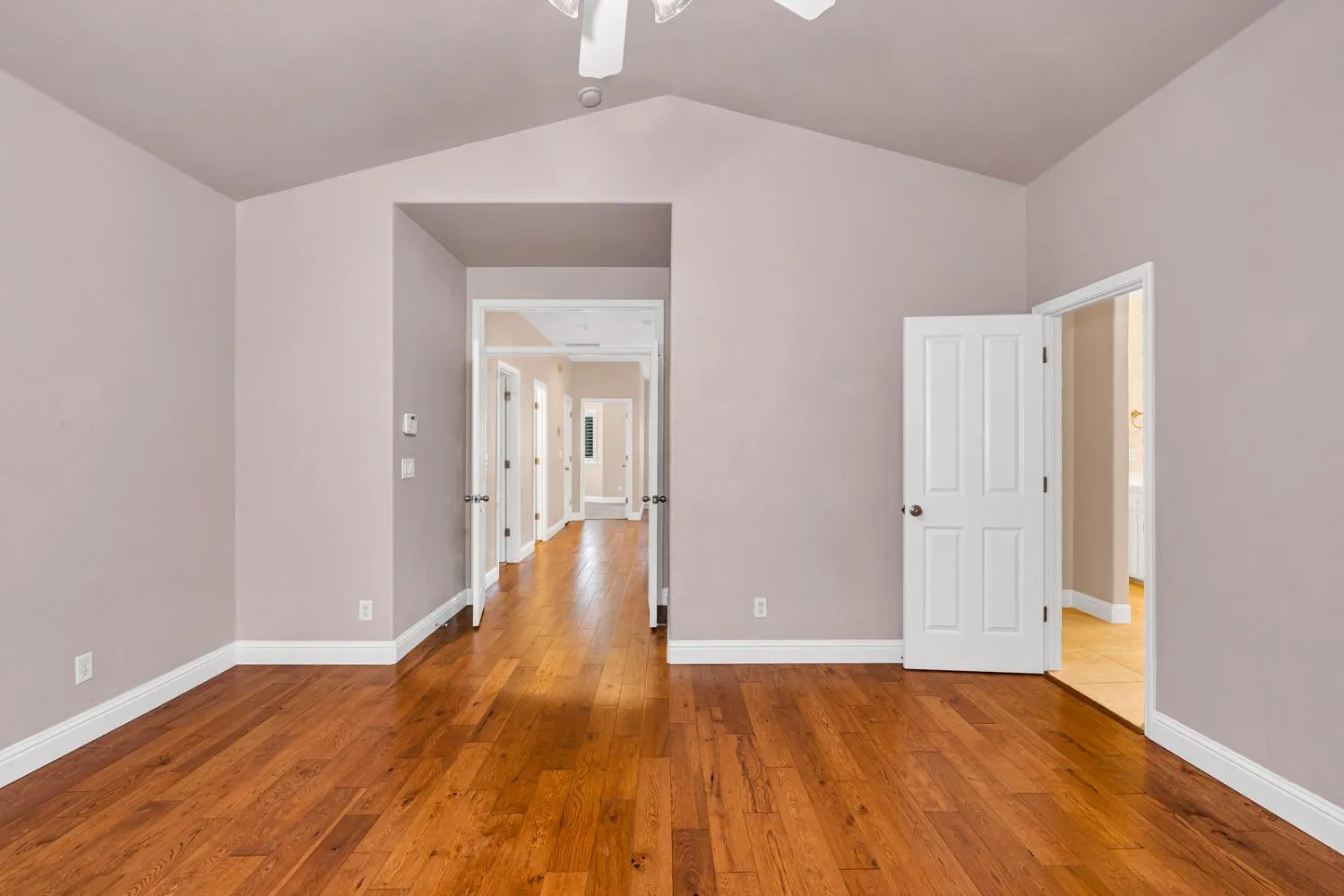 Fresno, California 93730, United States, 4 Bedrooms Bedrooms, ,3 BathroomsBathrooms,Residential,Active,131805