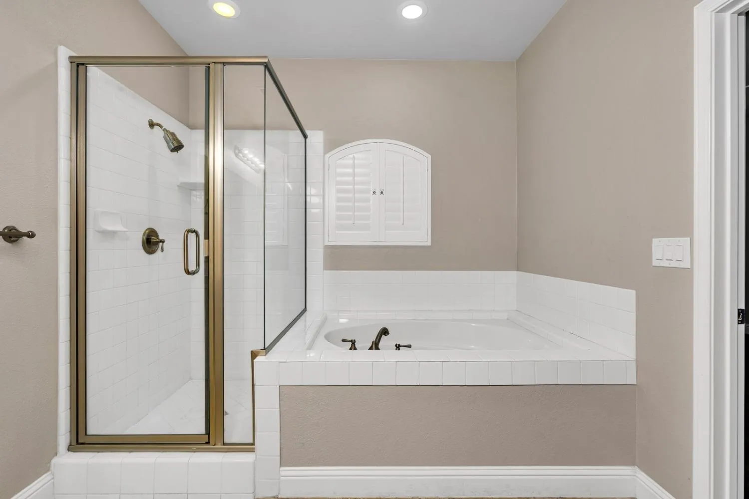 Fresno, California 93730, United States, 4 Bedrooms Bedrooms, ,3 BathroomsBathrooms,Residential,Active,131805