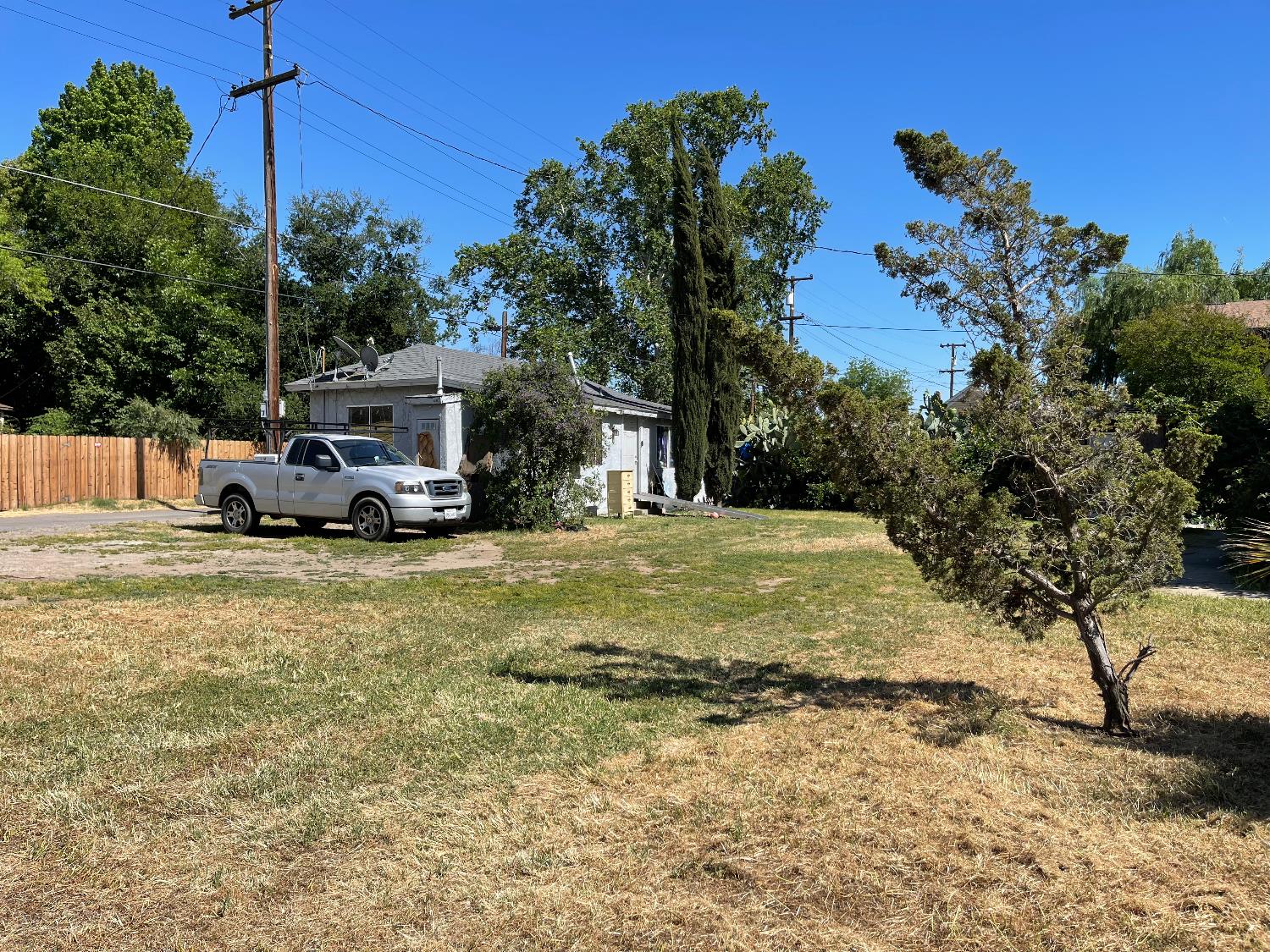 425 N D Street - Photo 3