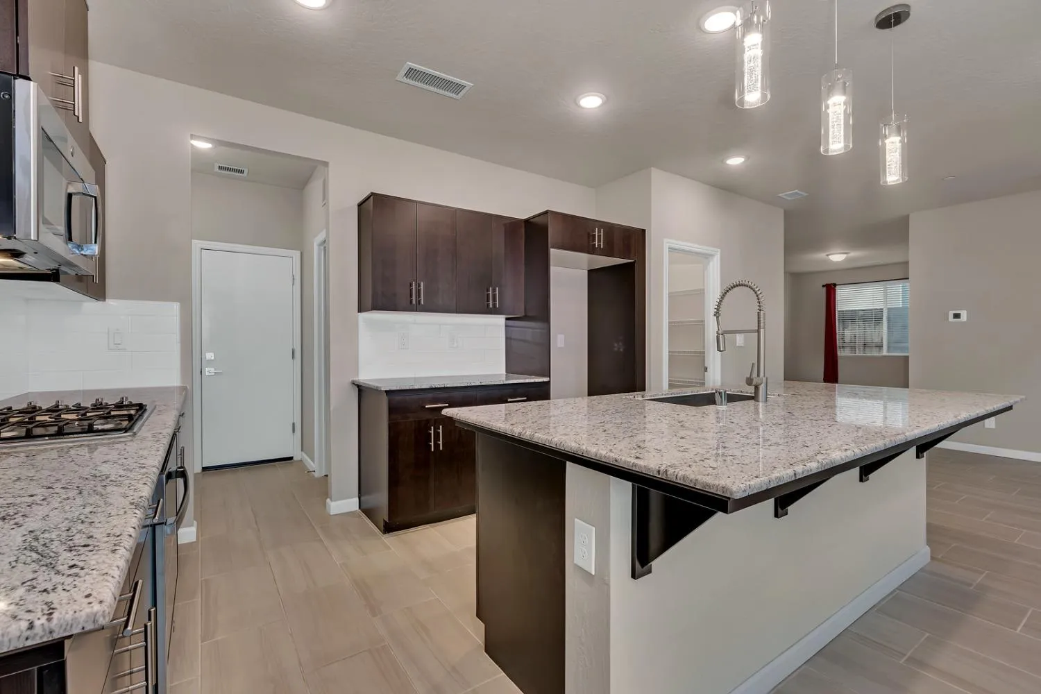 Clovis, California 93619, United States, 3 Bedrooms Bedrooms, ,2 BathroomsBathrooms,Residential,Active,103184