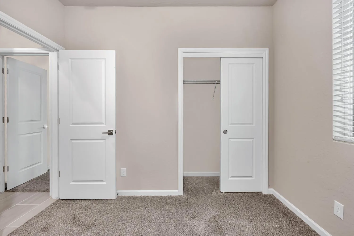 Clovis, California 93619, United States, 3 Bedrooms Bedrooms, ,2 BathroomsBathrooms,Residential,Active,103184