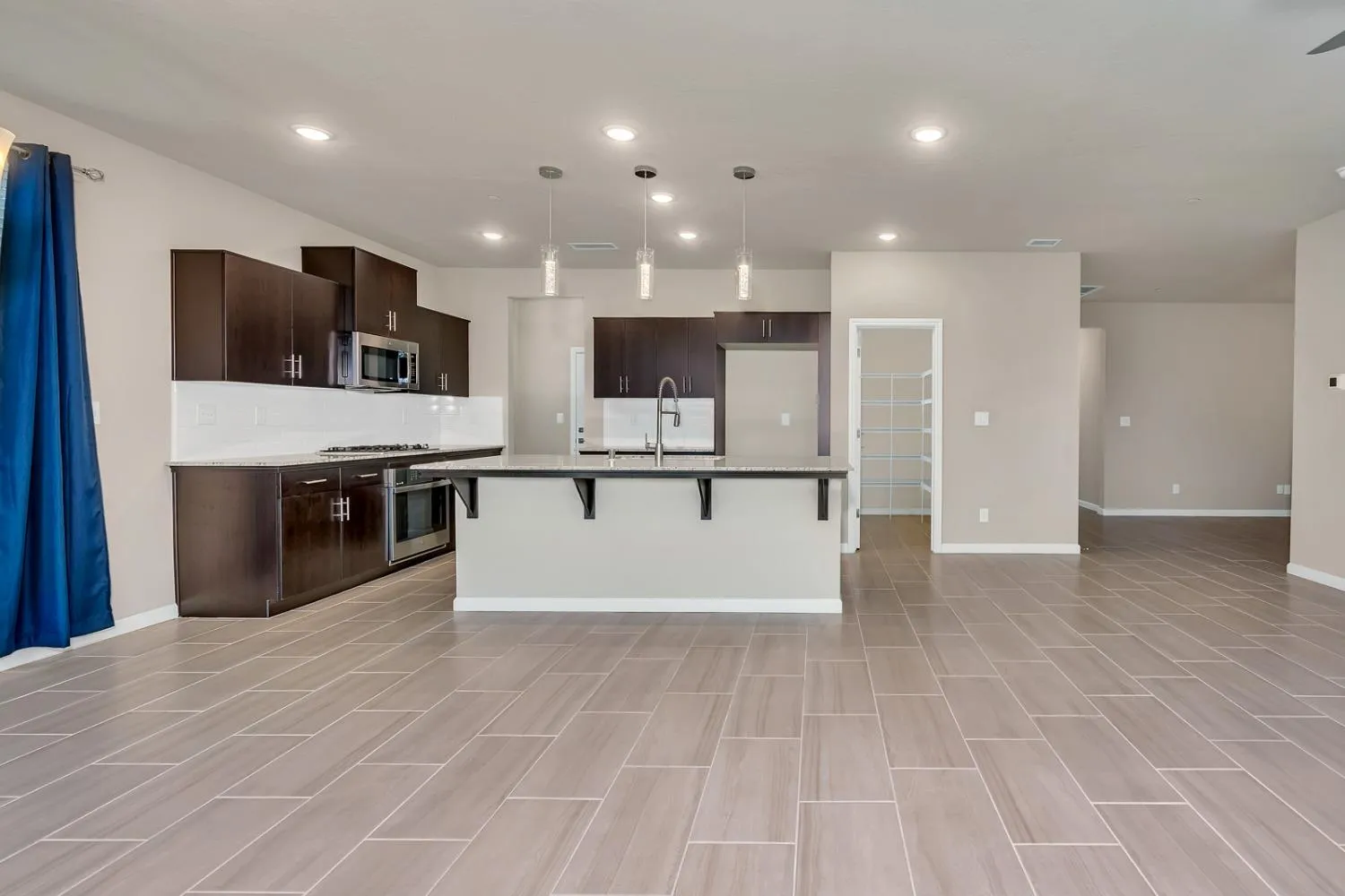 Clovis, California 93619, United States, 3 Bedrooms Bedrooms, ,2 BathroomsBathrooms,Residential,Active,103184