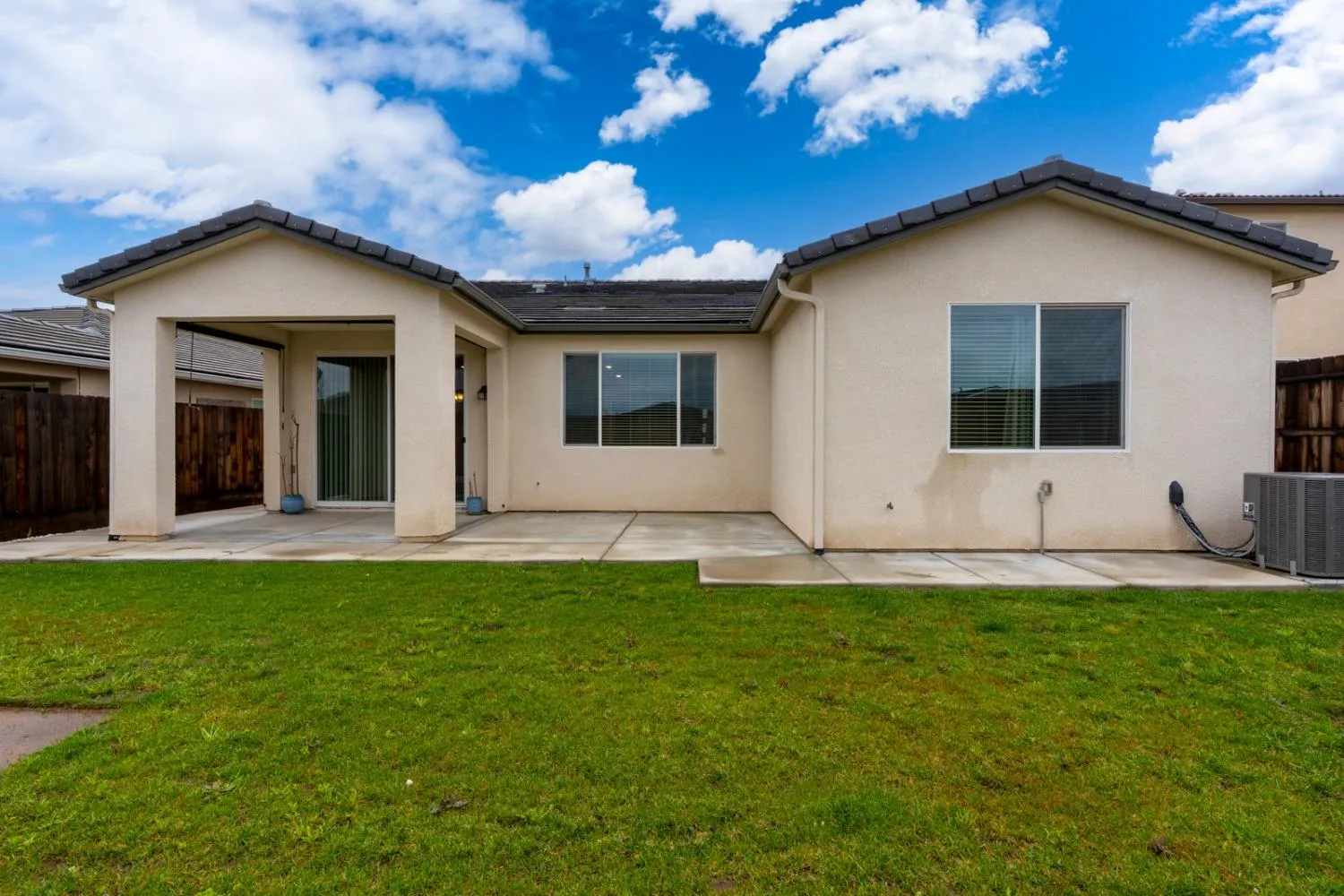 Clovis, California 93619, United States, 3 Bedrooms Bedrooms, ,2 BathroomsBathrooms,Residential,Active,103184