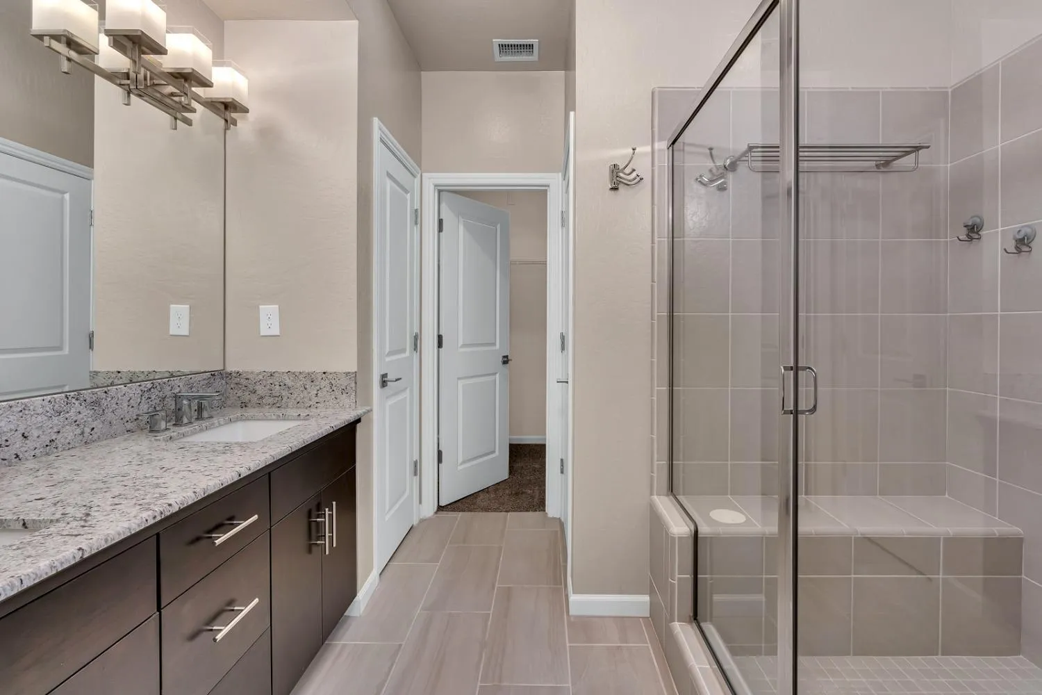 Clovis, California 93619, United States, 3 Bedrooms Bedrooms, ,2 BathroomsBathrooms,Residential,Active,103184