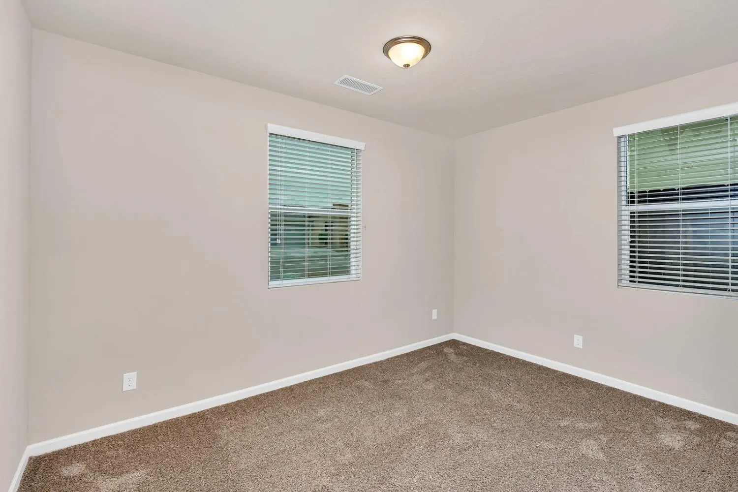 Clovis, California 93619, United States, 3 Bedrooms Bedrooms, ,2 BathroomsBathrooms,Residential,Active,103184