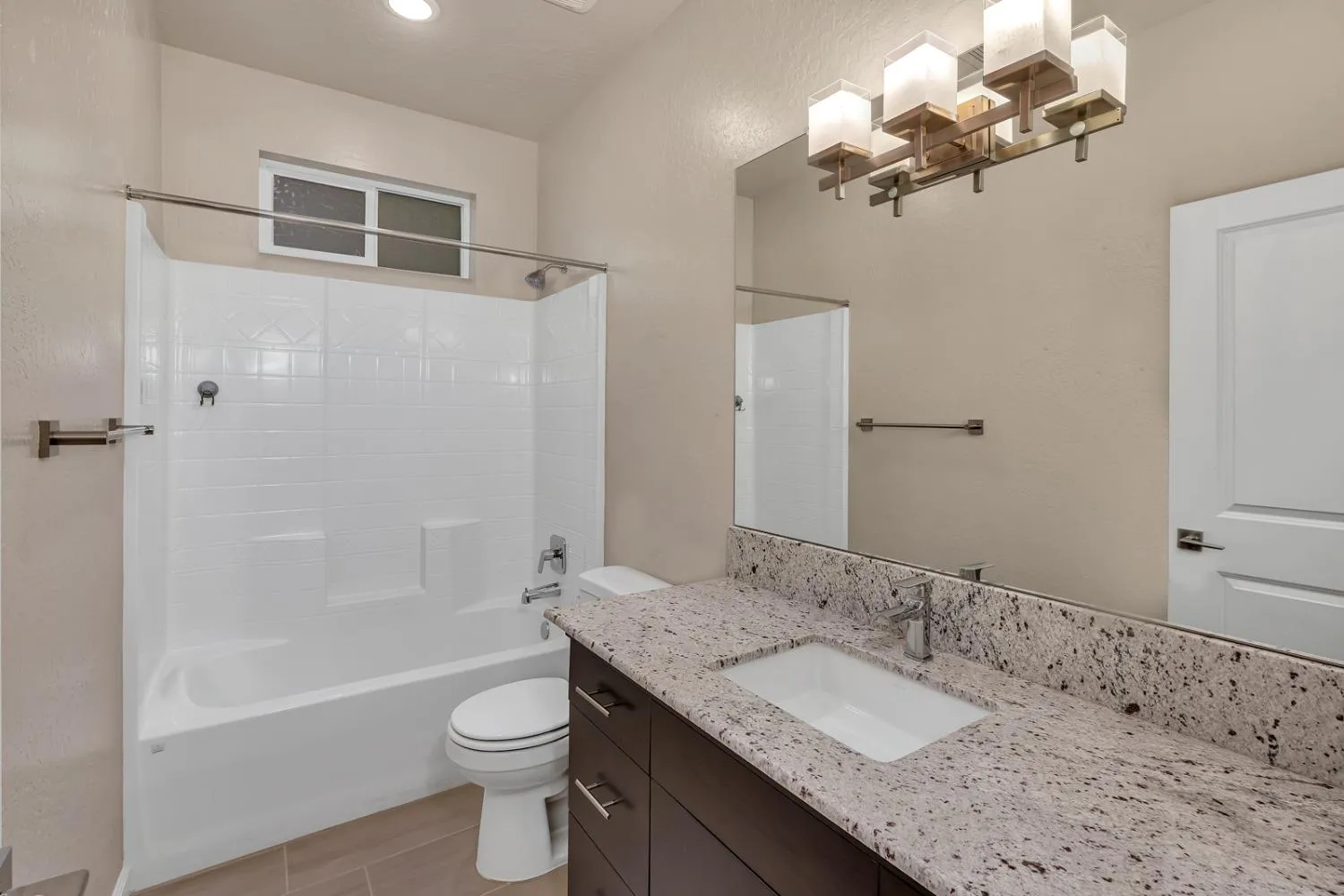 Clovis, California 93619, United States, 3 Bedrooms Bedrooms, ,2 BathroomsBathrooms,Residential,Active,103184