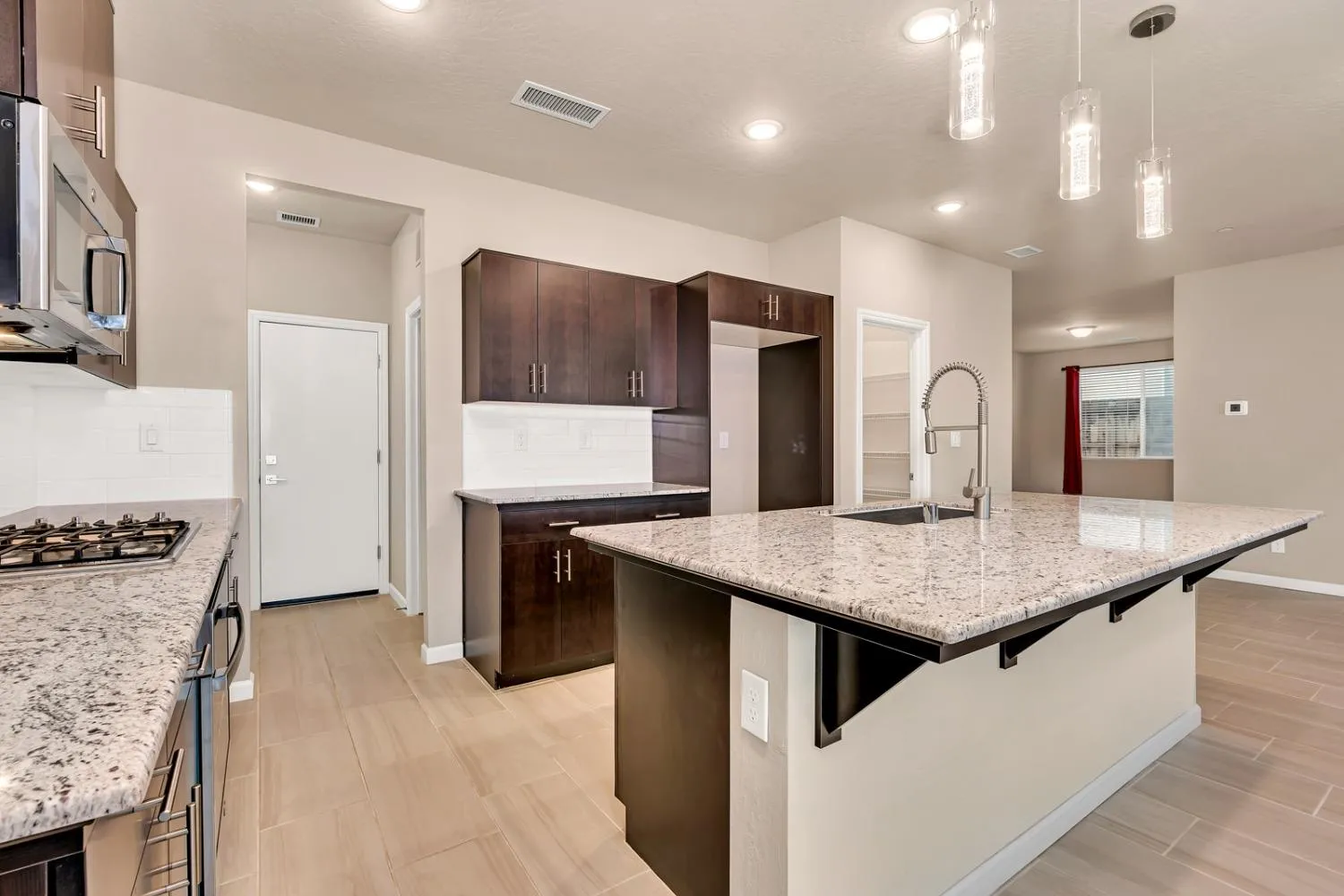 Clovis, California 93619, United States, 3 Bedrooms Bedrooms, ,2 BathroomsBathrooms,Residential,Active,103184