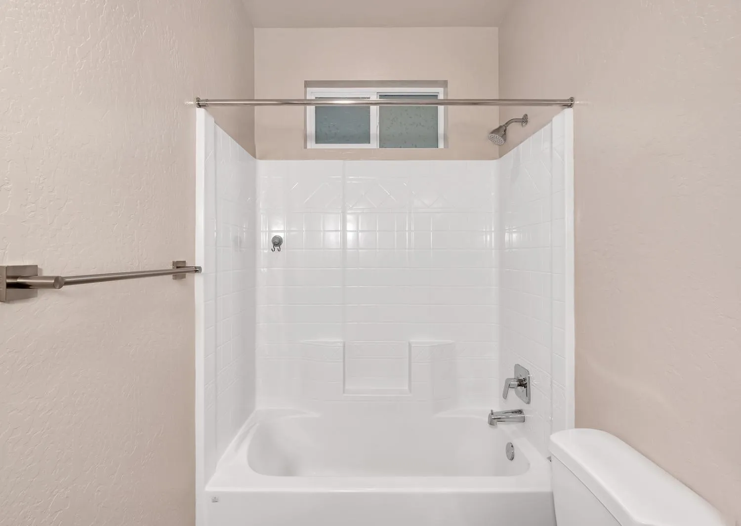 Clovis, California 93619, United States, 3 Bedrooms Bedrooms, ,2 BathroomsBathrooms,Residential,Active,103184