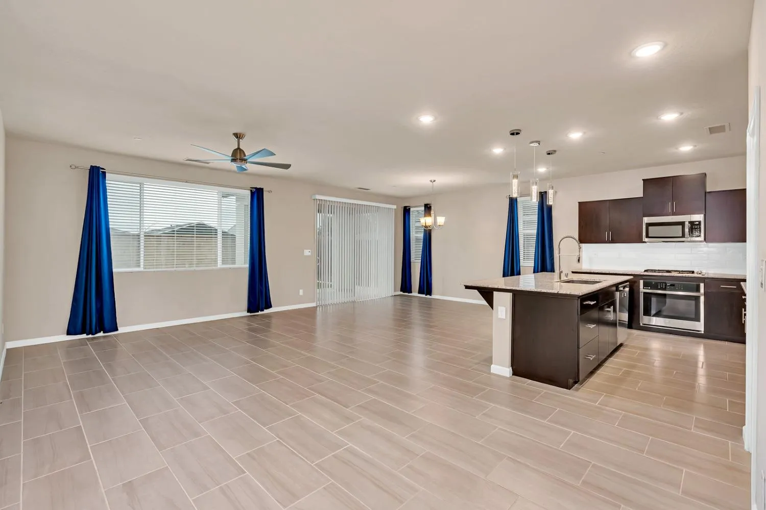 Clovis, California 93619, United States, 3 Bedrooms Bedrooms, ,2 BathroomsBathrooms,Residential,Active,103184