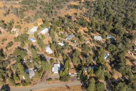 A home in Mariposa