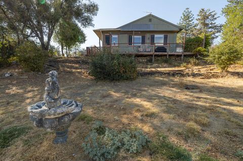 A home in Mariposa