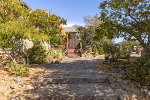 A home in Mariposa