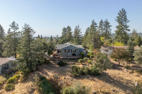 A home in Mariposa