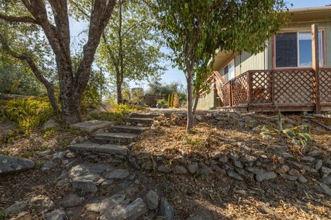 A home in Mariposa