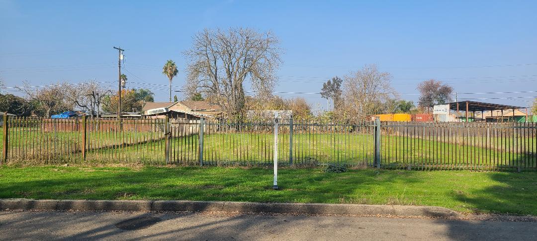 Photo 1 of 5 — 1871 E Vine Street, Fresno, CA 93706