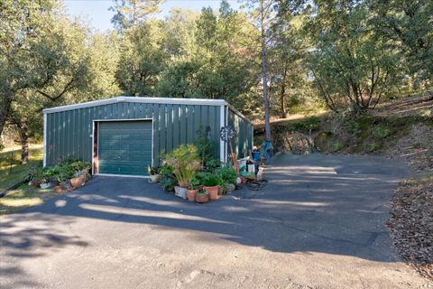 A home in Mariposa