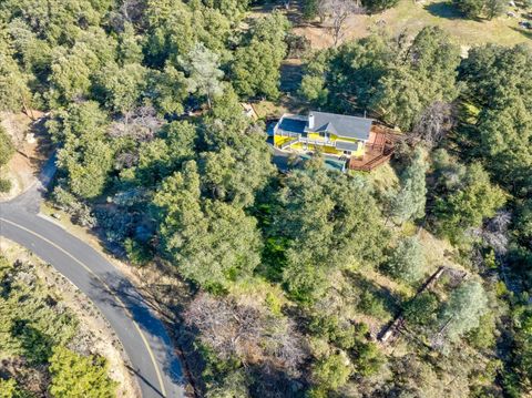 A home in Mariposa