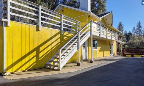 A home in Mariposa