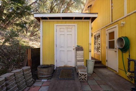 A home in Mariposa