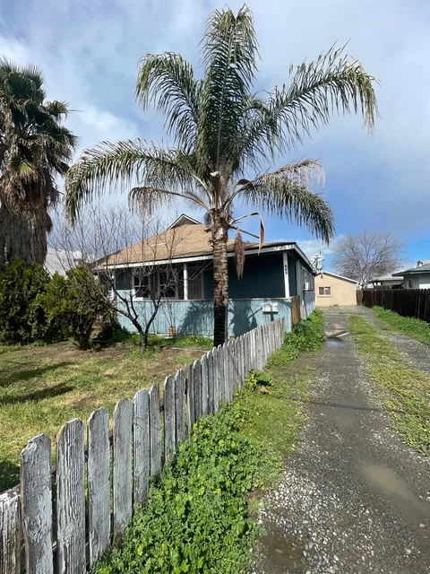 683 E Polk Street, Coalinga, CA 93210 - MLS#: 626489