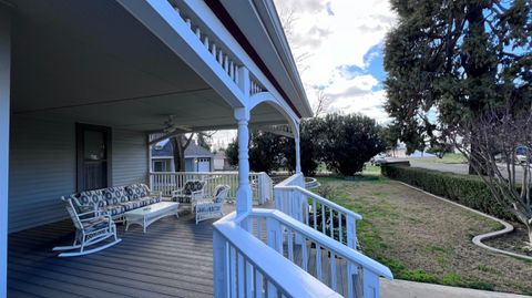 A home in Laton