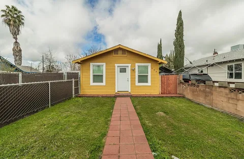 905 E 6th Street, Madera, CA 93638 - MLS#: 626892