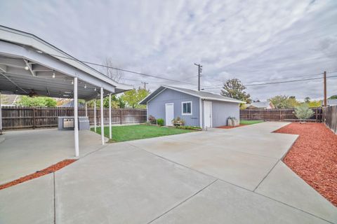 A home in Coalinga