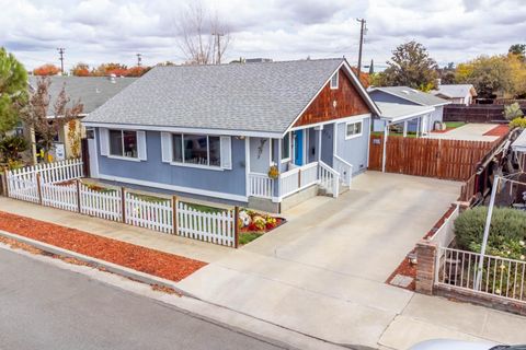 A home in Coalinga