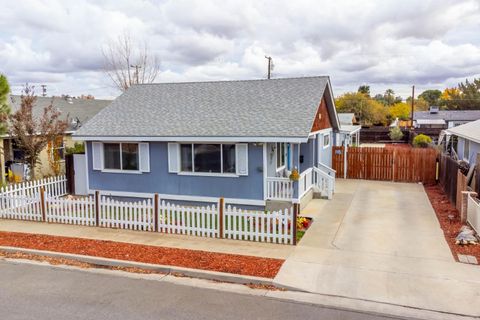 A home in Coalinga