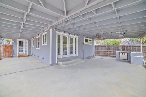 A home in Coalinga