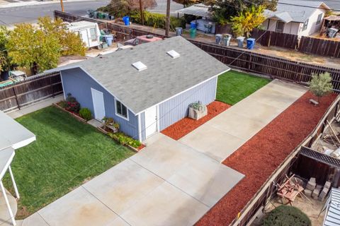 A home in Coalinga