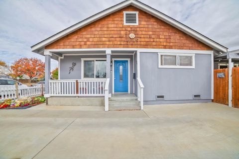 A home in Coalinga