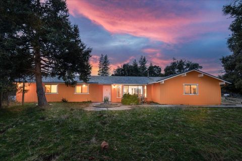 A home in Mariposa