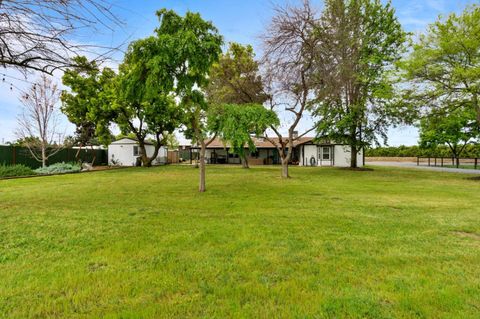 A home in Del Rey