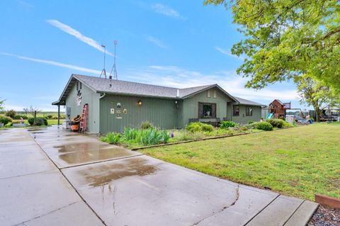 A home in Del Rey