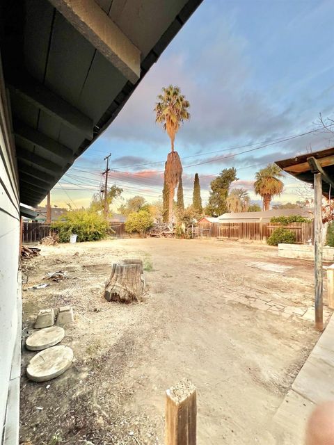 A home in Coalinga