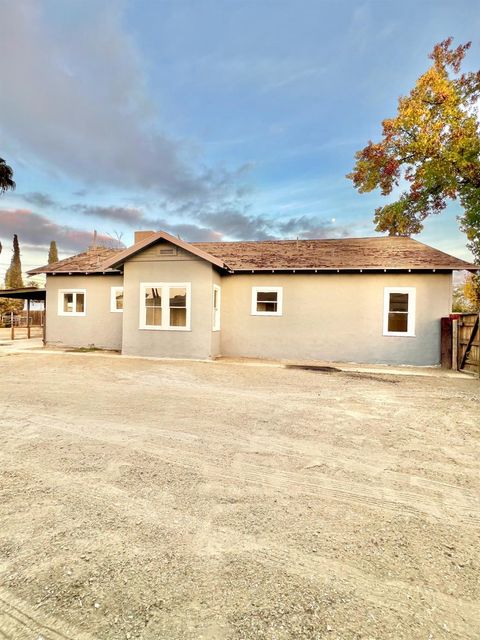 A home in Coalinga