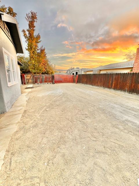 A home in Coalinga