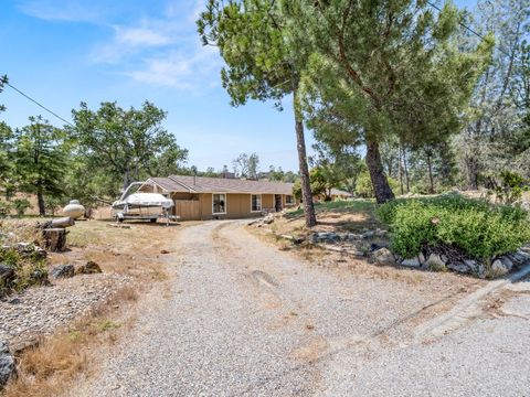 A home in Coarsegold