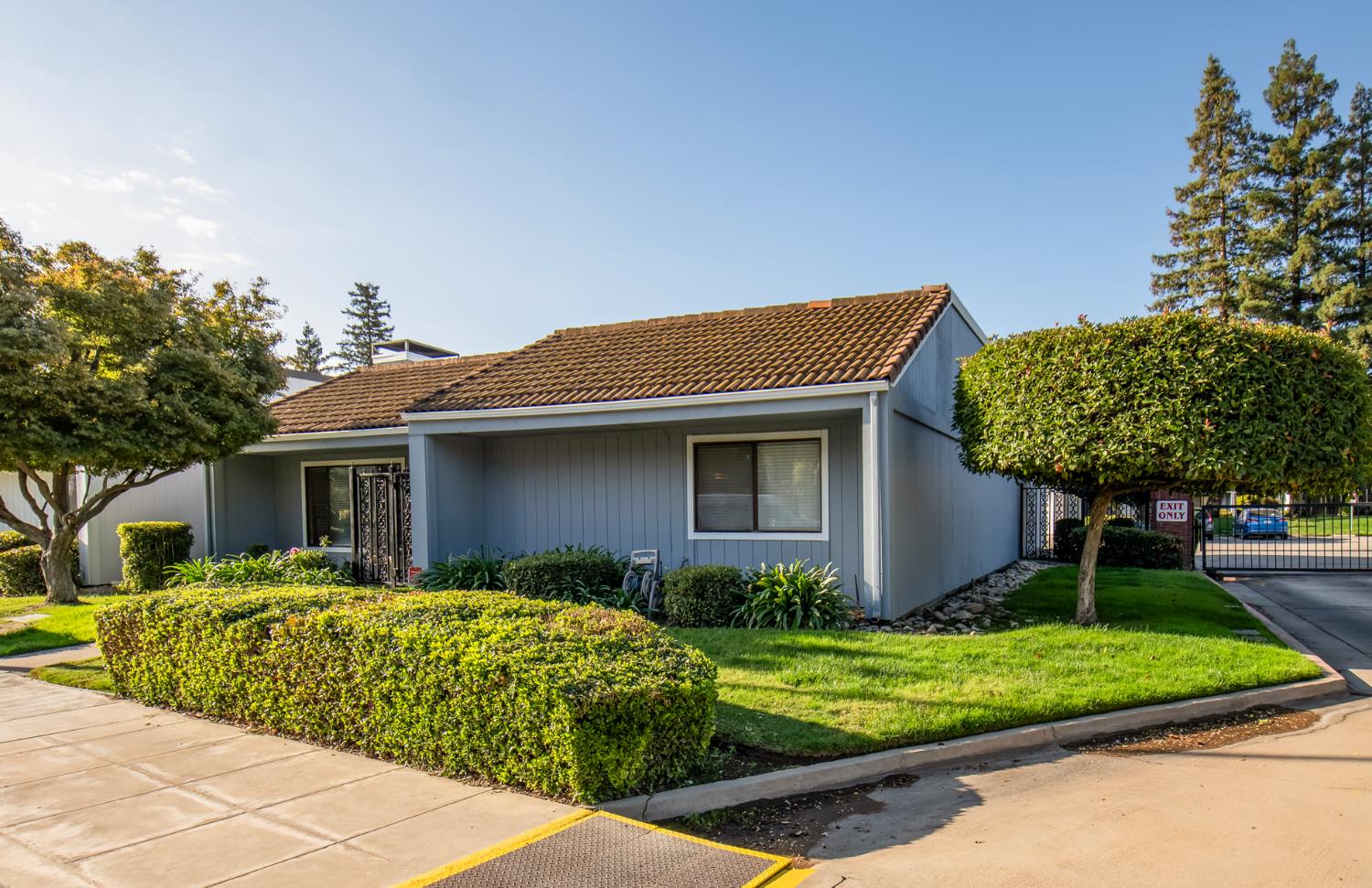 1915 W Santa Ana Avenue - Photo 3