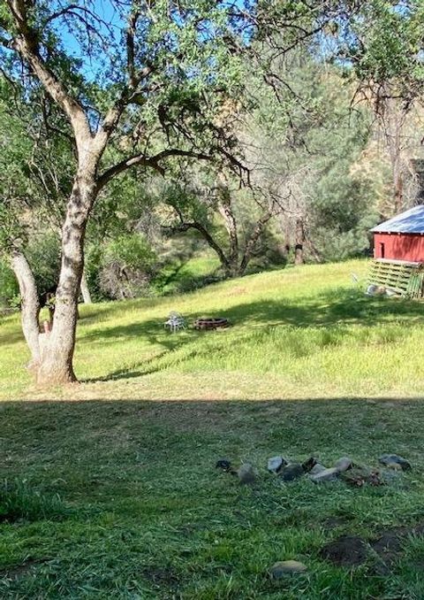 A home in Coalinga