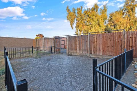 A home in Lemoore