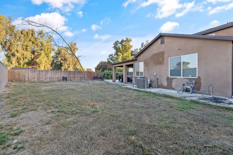 A home in Lemoore