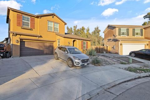 A home in Lemoore